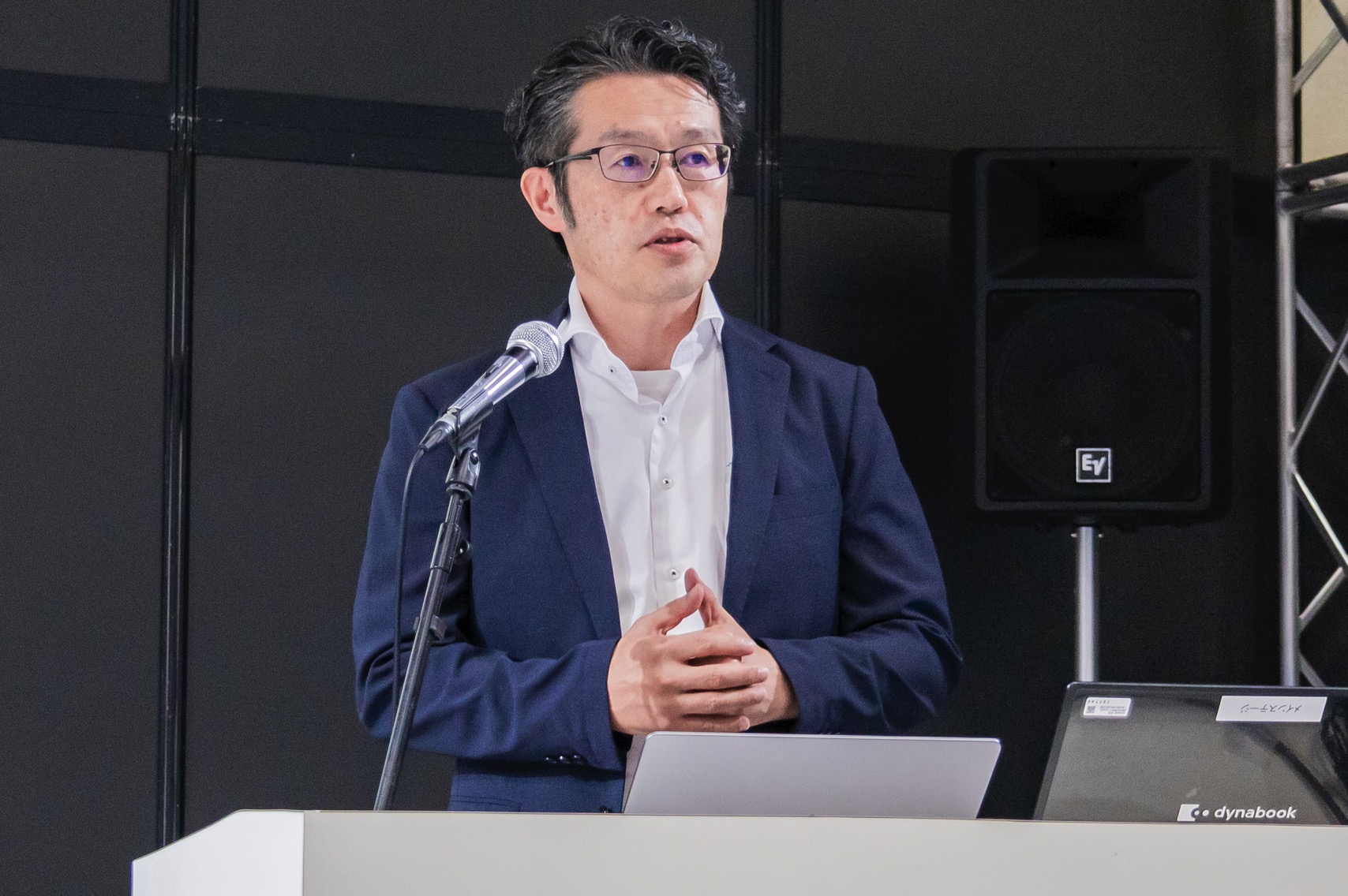 Koji gave a talk for the My-IoT project in the smart factory Japan 2022.